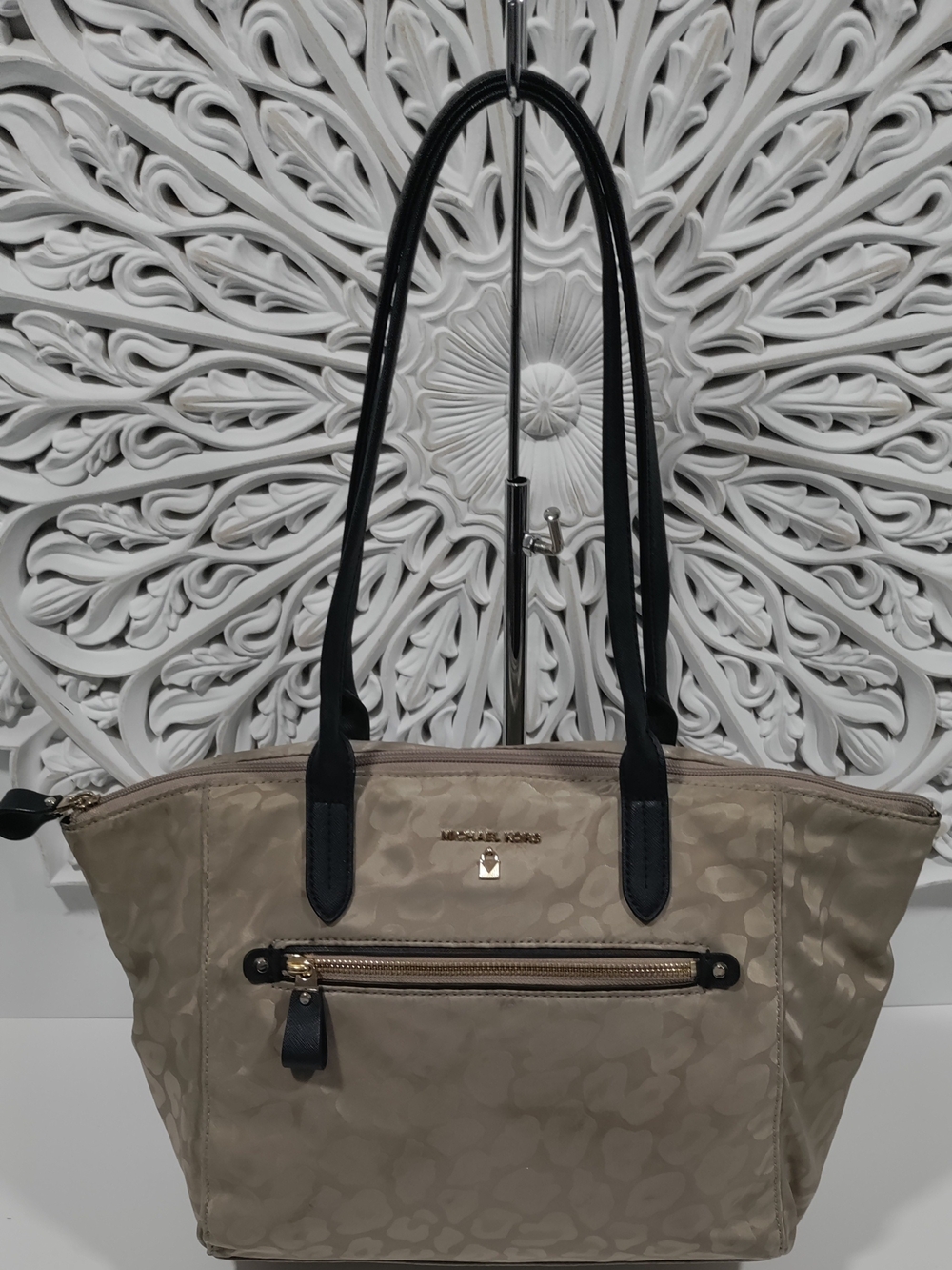 Michael Kors Kelsey Medium Leopard Nylon Tote Beige Black